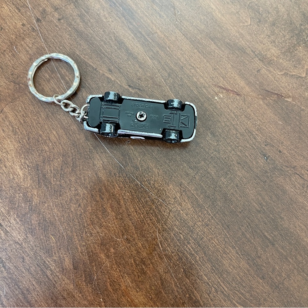 Vintage Dale Earnhardt Race Car Key Chain 2 1/4in. - Picture 4 of 5